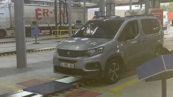 Tek başına bir kız olarak sanayiye giden kızdan olur mu beyler?