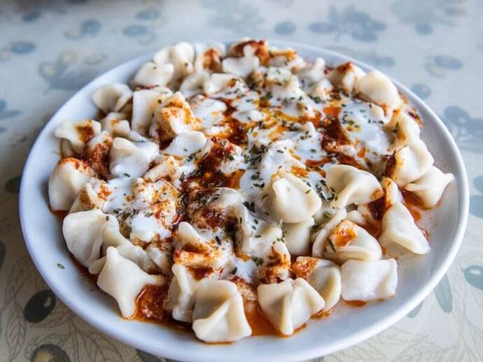 Annemin yaptığı ev mantısı mı daha lezzetli yoksa dışarıdaki mantı mı?