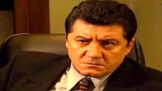 Bir tatlı dilin güler yüzün var mıdır?
