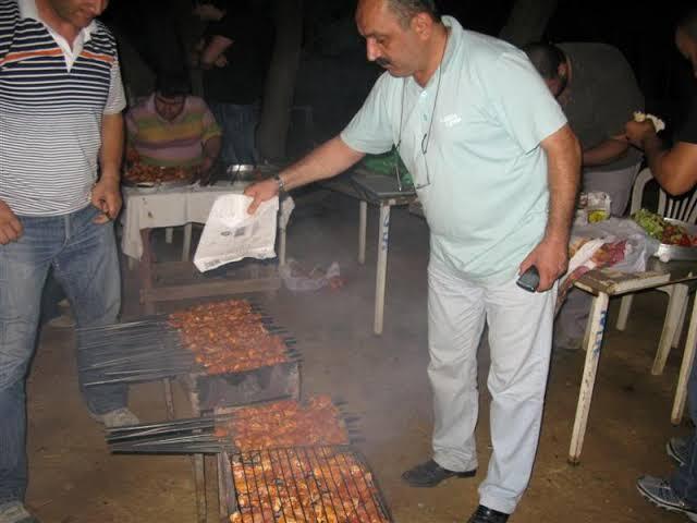 Mangal yapmayı bilmeyen ve ateşten korkan erkekten olur mu?