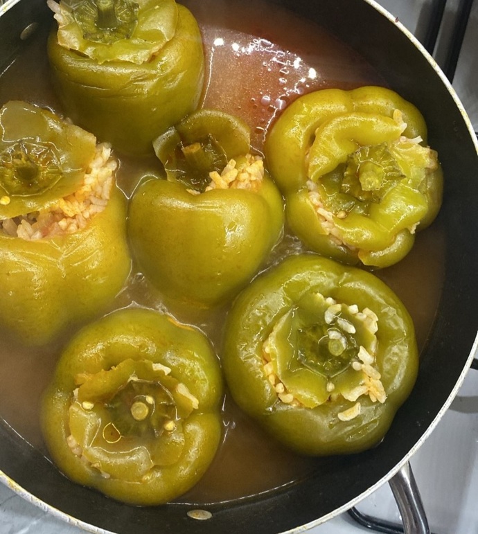 Abim bana acıdığı için dolma yapmış sizce yemeli miyim?
