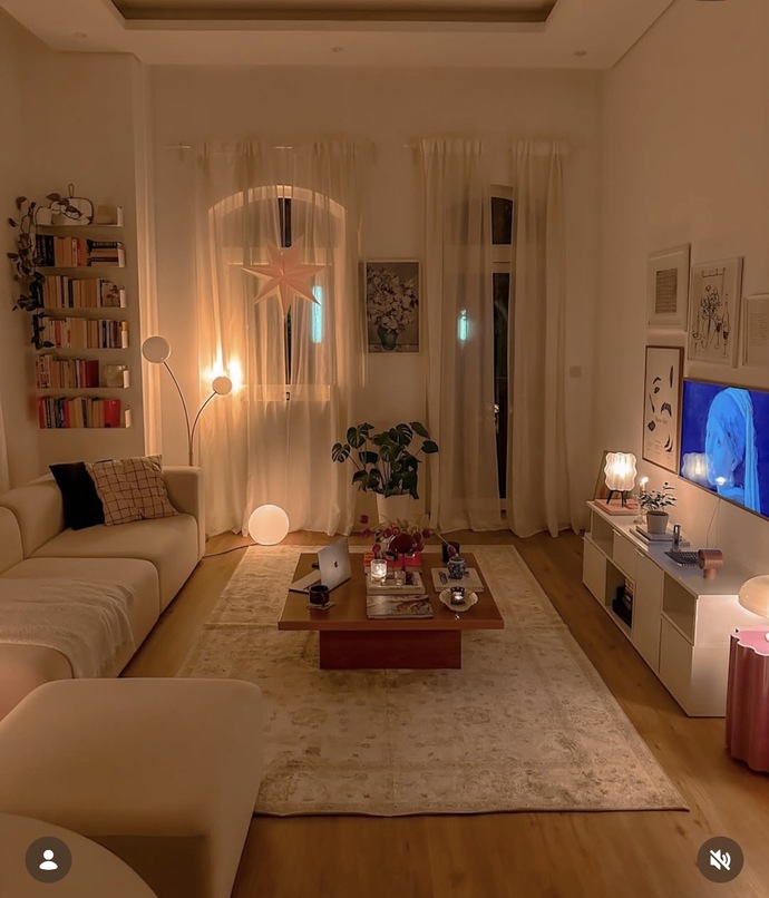 Şu ortamda sevgiliyle film izlemek efffsane olmazmı?