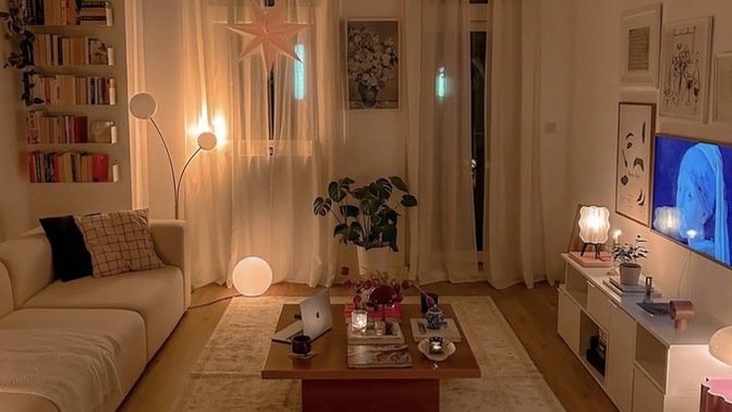 Şu ortamda sevgiliyle film izlemek efffsane olmazmı?