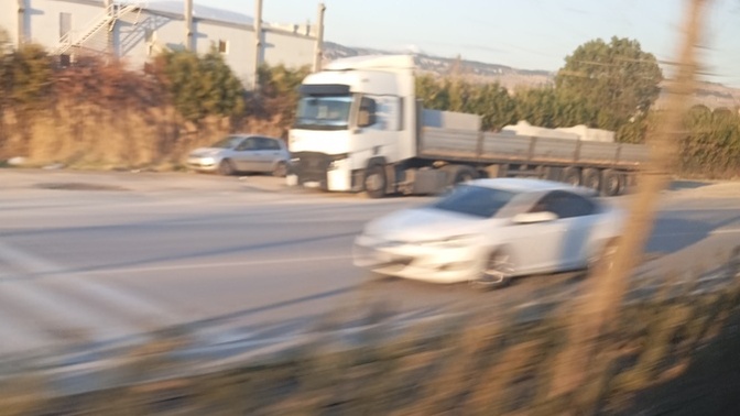Uzun yolculuk için favori şarkılarınız ve vazgeçemediğiniz yol müzikleri neler?
