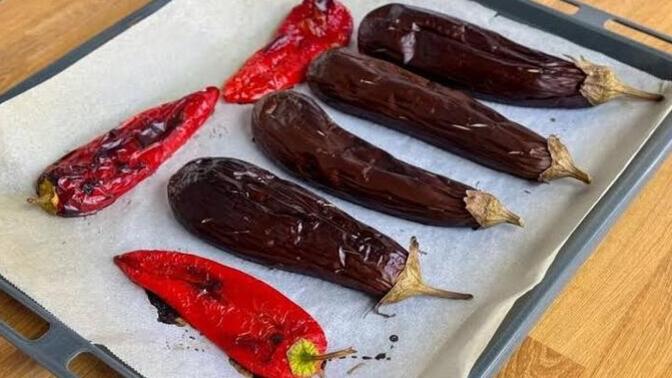 Günaydın. Sabah kahvaltısında közlenmiş domates biber patlıcan yer misin?