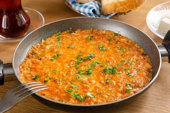 Günaydınlar yumurtalı menemen sever misiniz?
