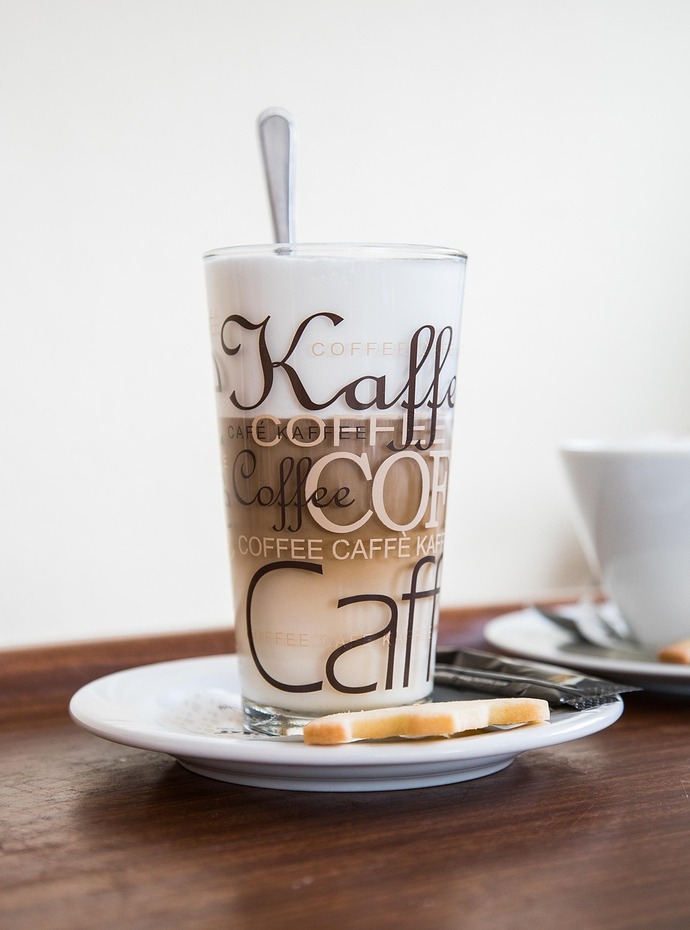 Latte ile çikolata veya tatlı atıştırmalık sizce de fazla mı geliyor?