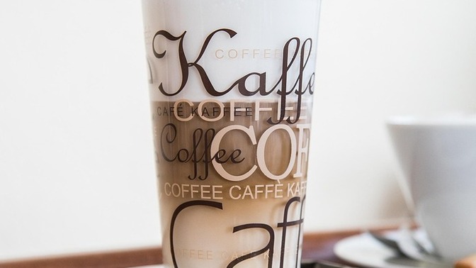 Latte ile çikolata veya tatlı atıştırmalık sizce de fazla mı geliyor?