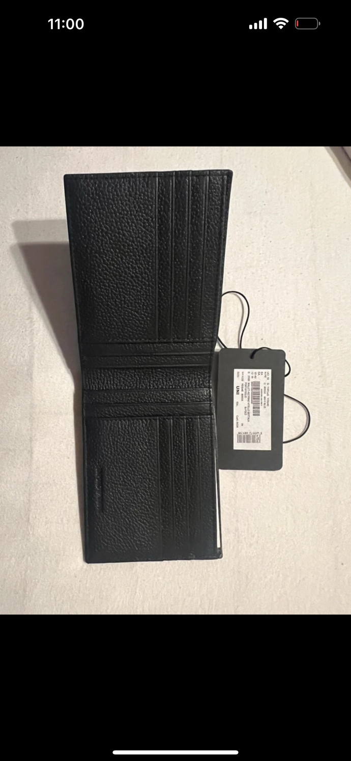 Boss cüzdan mı armani mi?