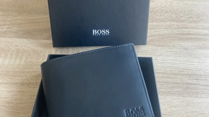 Boss cüzdan mı armani mi?