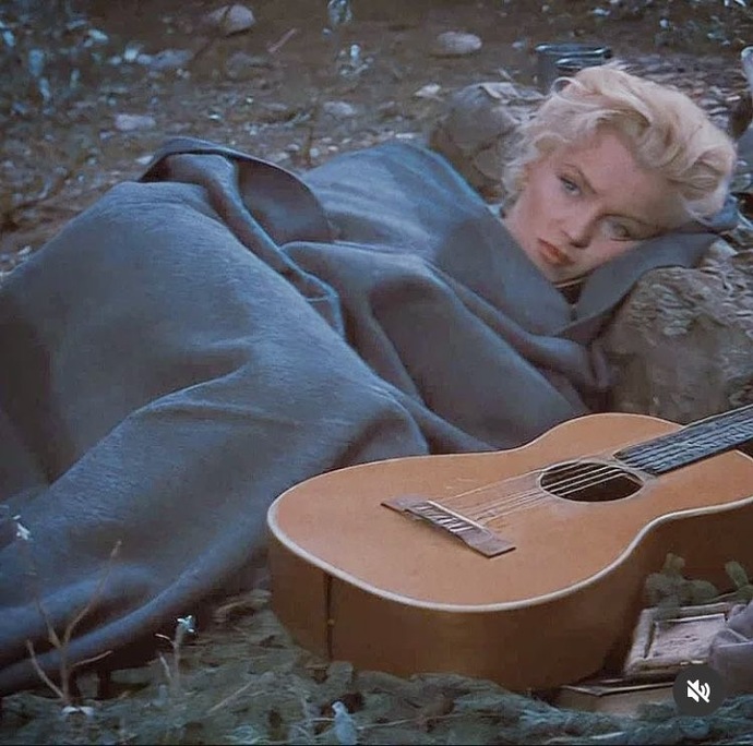 Monroe bedbaht bi durumda değil görsel ele jdjfjf