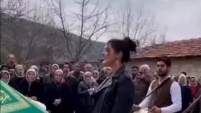 Kaynanasının cenazesinde davul çaldıran gelin hakkında ne düşünüyorsunuz?
