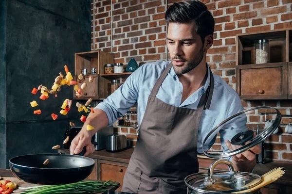 Tüm erkekler yemek yapmayı bilmeli mi?