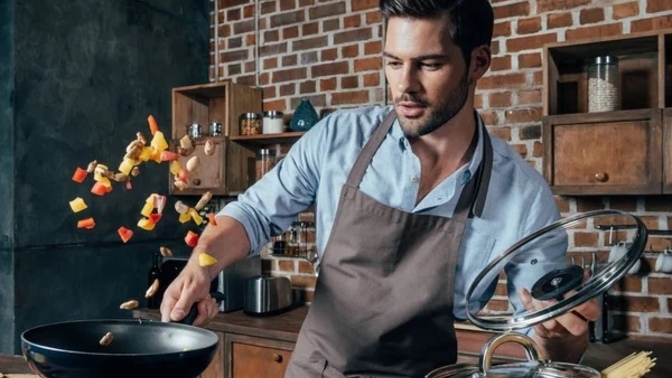 Tüm erkekler yemek yapmayı bilmeli mi?