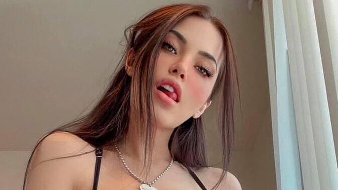 Erkekler kadınların renkli ojelerine gerçekten dikkat eder mi?