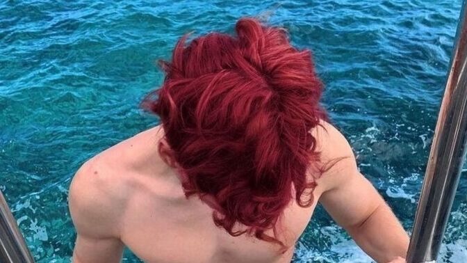 Erkekte kırmızı saç itici mi çekici mi sizce?
