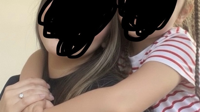 Yüzük parmağımda olan yüzük çok göze çarpıyor mu? yani insanlar yanlış anlayabilir mi sizce fotoya baktıklarında?