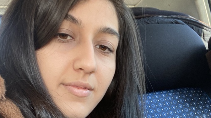 Yüzüme bu saç rengi yakışmış mı, saç rengim sence çok mu koyu 🤔?