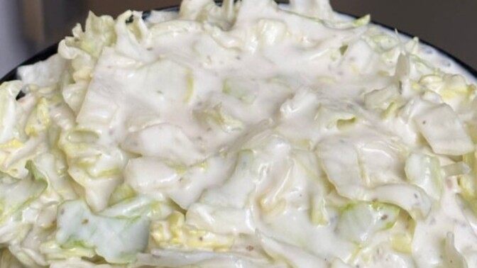 Marullu tavuklu yoğurtlu mayonezli salata yiyen var mı, seven var mı?