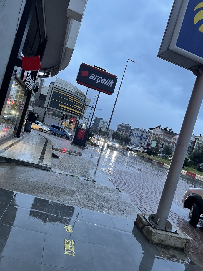 Günaydın sizin orada hava nasıl Antalya full yağmur?