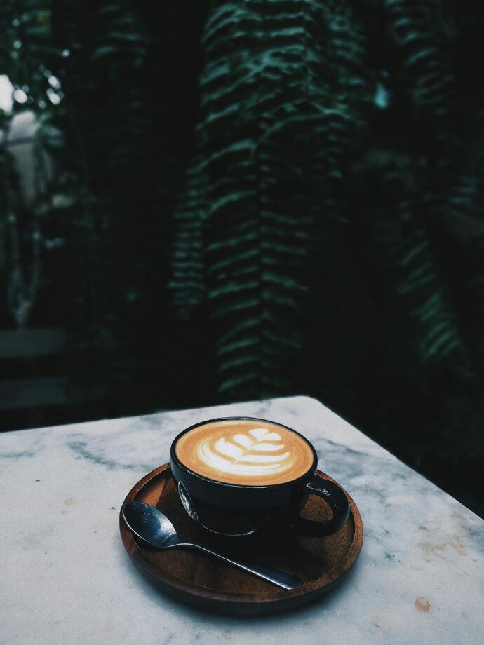 Kalın ve yoğun kahve köpüğünü kaşıkla yemeyi sevenler burada mı ☕️?