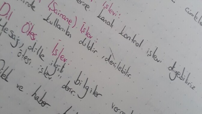 Yav abi şu edebiyat matematikten daha zor taktik verin nasıl yapacam bu dersi ben?