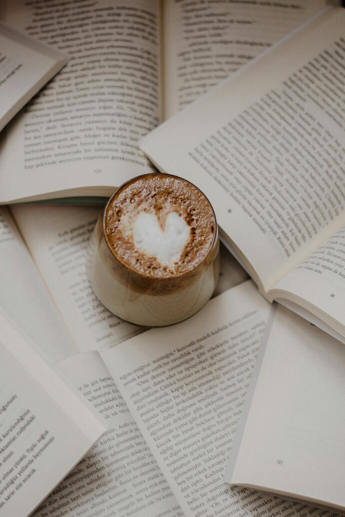 Kitap okurken en çok hangi kahve türünü tercih ediyorsunuz, neden? ☕️