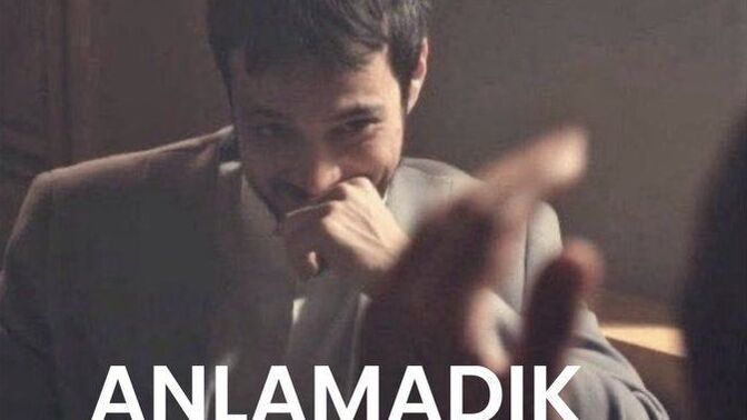 Bir kız “git” dediğinde, gitmeni mi ister, yoksa kalman için gururunu mu susturur?