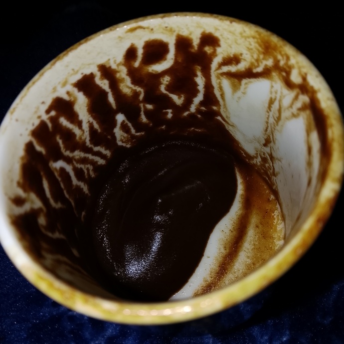 Kahve falımda çıkan semboller ne anlama geliyor, falıma bakan olur mu ☕️?