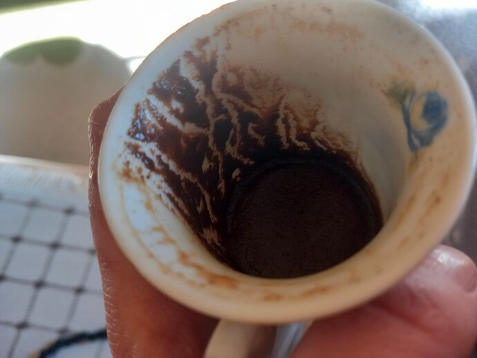 Falıma bakacak güzel insan var mıdır?