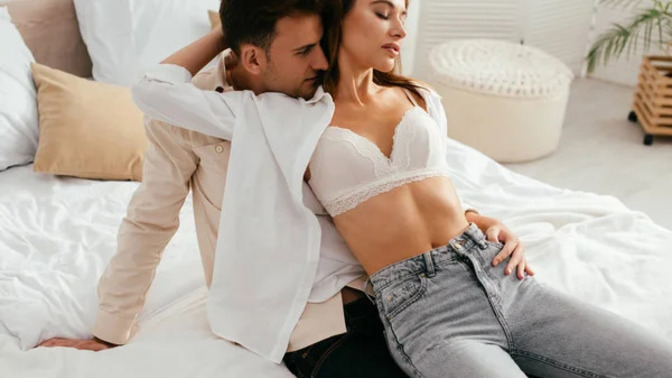 Cinsel olarak en çok ne zaman daha istekli oluyorsun, sabah mı gece mi?