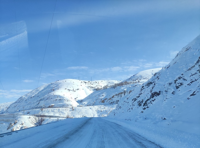 Anlık manzaram. Burada hava buz gibi ve kasvet verici, sizde nasıl?