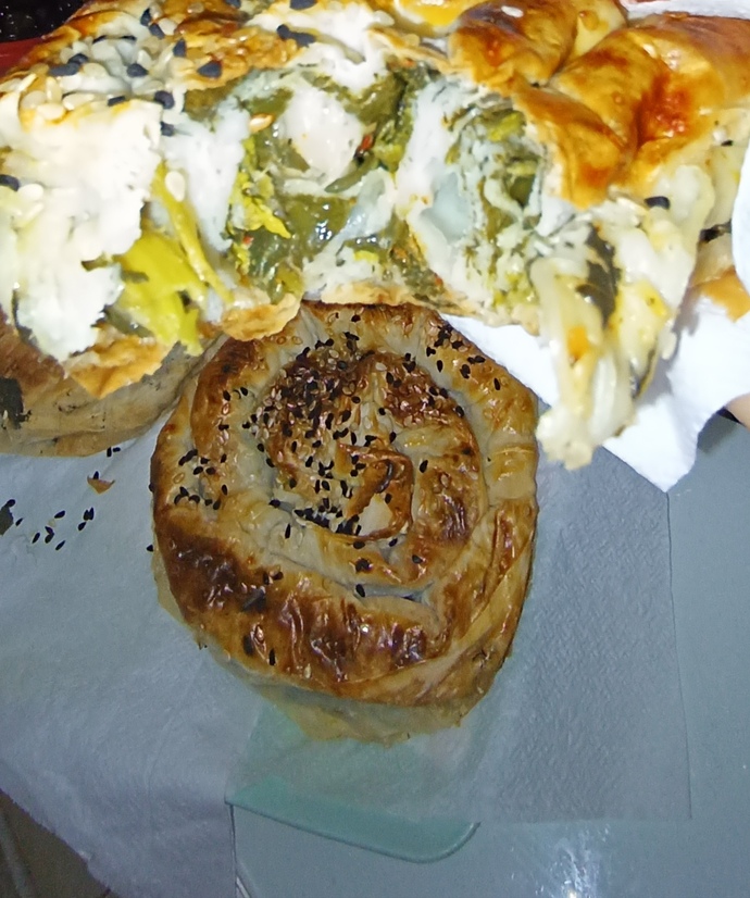 Böregim nasıl olmuş sizce, elimi korkak alıştırmadan bol malzemeli yaptım 😋?