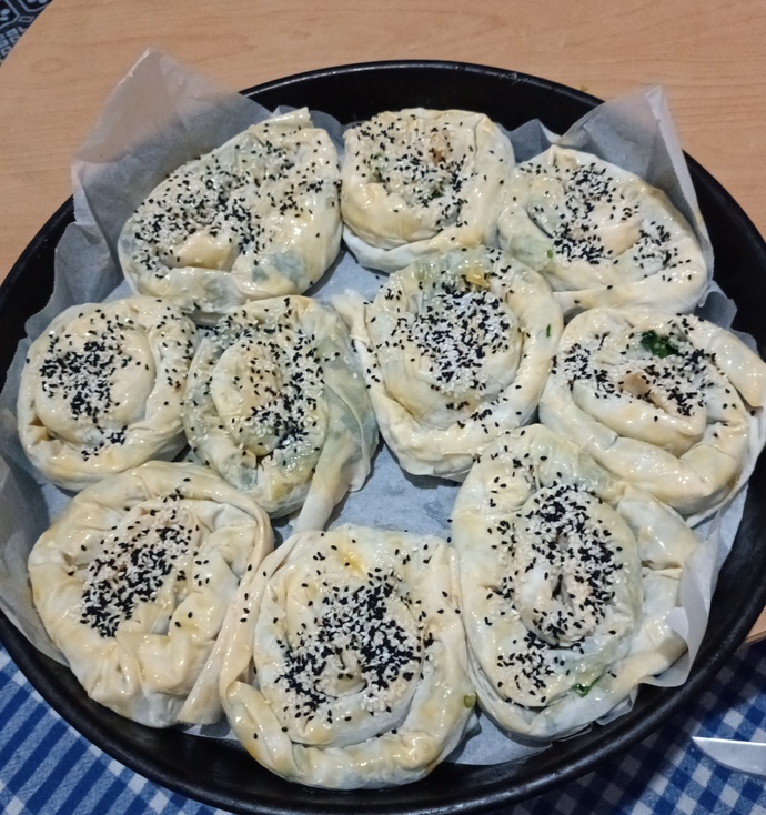 Böregim nasıl olmuş sizce, elimi korkak alıştırmadan bol malzemeli yaptım 😋?