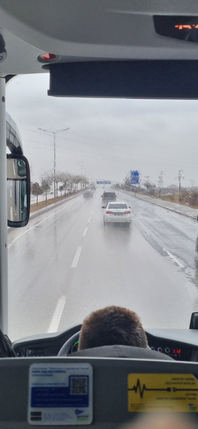 Bir gün gerçekten 24 saat mi yoksa ruh halimize göre uzayıp kısalıyor mu 😅?