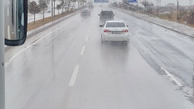 Bir gün gerçekten 24 saat mi yoksa ruh halimize göre uzayıp kısalıyor mu 😅?