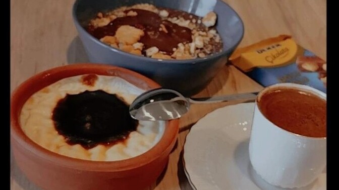 Kahveme eşlik edecek biri var mı?