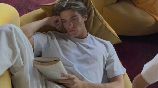 Entelektüel birikimi olan, kitap kurdu erkekler kadınlara çekici gelir mi?