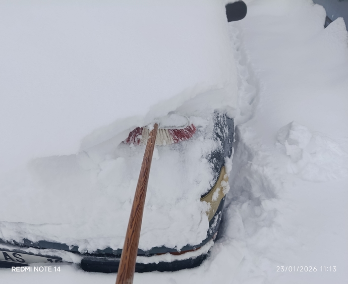 Sizin oralarda da bu sene kış böyle sert ve soğuk mu, yazı özleyen bir tek ben miyim 🥶?