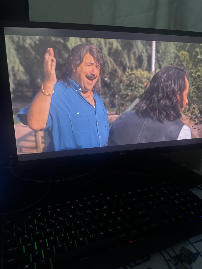 En çok tekrar tekrar izlediğiniz dizi ve film hangisi, kaç kere izlediniz?