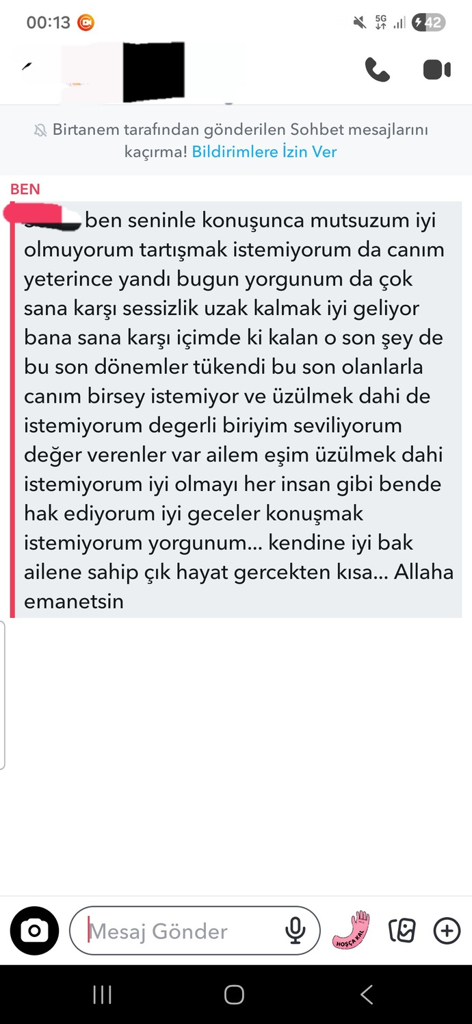 Eski sevgilim evli olmasına rağmen benimle görüşmek istedi, reddettim ama çok canım yanıyor sizce geri döner mi?