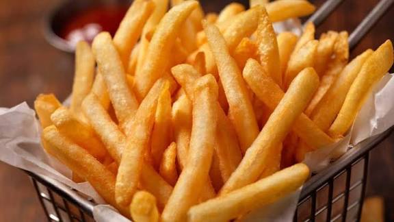 Patates kızartmasının yanında hangi sosları yemeyi seversin?