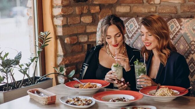 Dışarıda yemek yemeyi seviyor musun ne sıklıkla yersin artık dışarıdan yemek lüks mü oldu?