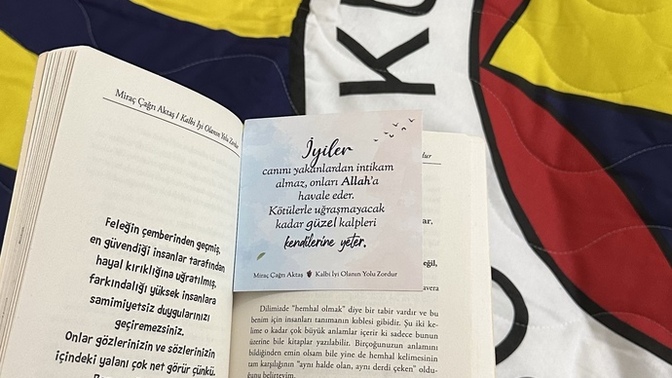 Şu an okuduğunuz kitap var mı?