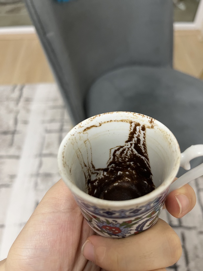 Gerçekten iyi fal bakan biri var mı, online falcı tavsiyesi olan var mı?