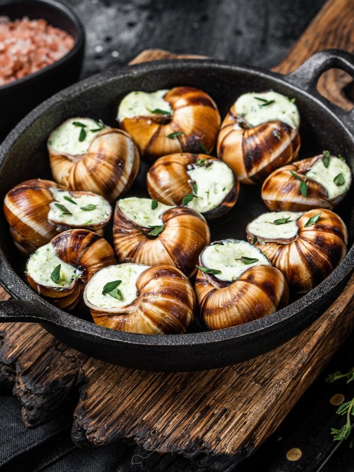 Hangi ünlüyle escargot yemelisiniz söyliyim mi?