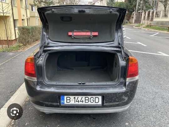 Vectra C nin hangi kasası daha havalı güzel sizce Hatchback mi Sedan mı?