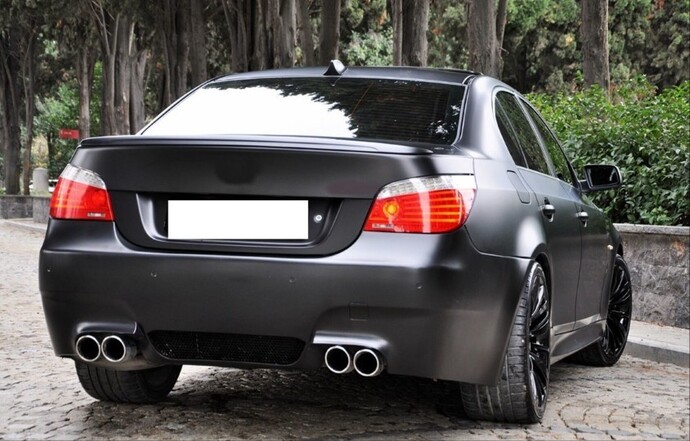 Evet arkadaşlar M5 e60?
