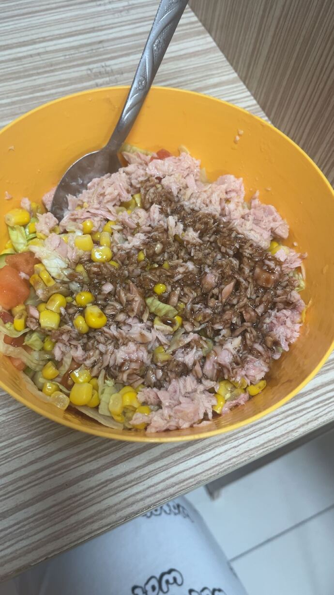 Ton balikli salatam nasıl 2 konserve var içinde?