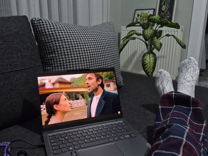 Siz önerin ben izleyeyim serisine başladım🎬 Bir dizi, film, anime veya video önerebilir misiniz?